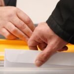 23/17 տեղամասում «Ուժեղ Հայաստան»-ը ստացել է 105 ձայն, ԿԸՀ-ն արձանագրել է 10. Մամիկոն Ասլանյան