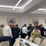 «Բառերդ չափավորի, արա՛, այ տղա, դավայ ստուց»․ հրմշտոց և ծեծկռտուք Երևանի ավագանու նիստին