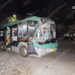 Երեւանում թիվ 46 երթուղին սպասարկող «Zhongtong»-ը բախվել է ճանապարհին կայանված «ԶԻԼ»-ին. կան վիրավորներ