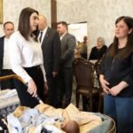 Լույս աշխարհ է եկել փոքրիկ Տիգրանը․ Արփինե Սարգսյանն այցելել է Մարմարիկ՝ Պետրոսյանների ընտանիք